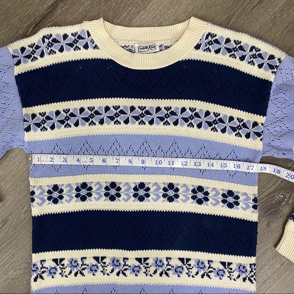 Vintage 90’s Fair Isle Striped Open-Knit Blue & Cream Sweater with Crew Neckline - Picture 10 of 12